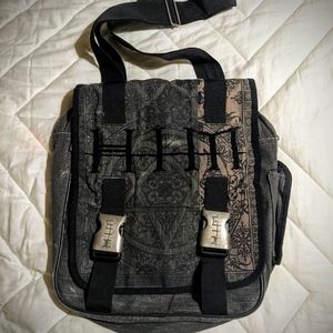 HIM Messenger Bag